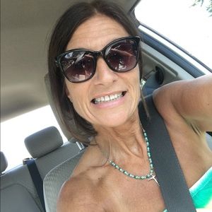 Meet your Posher, Adrienne